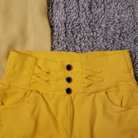 Shorts - Picture 11 of 13